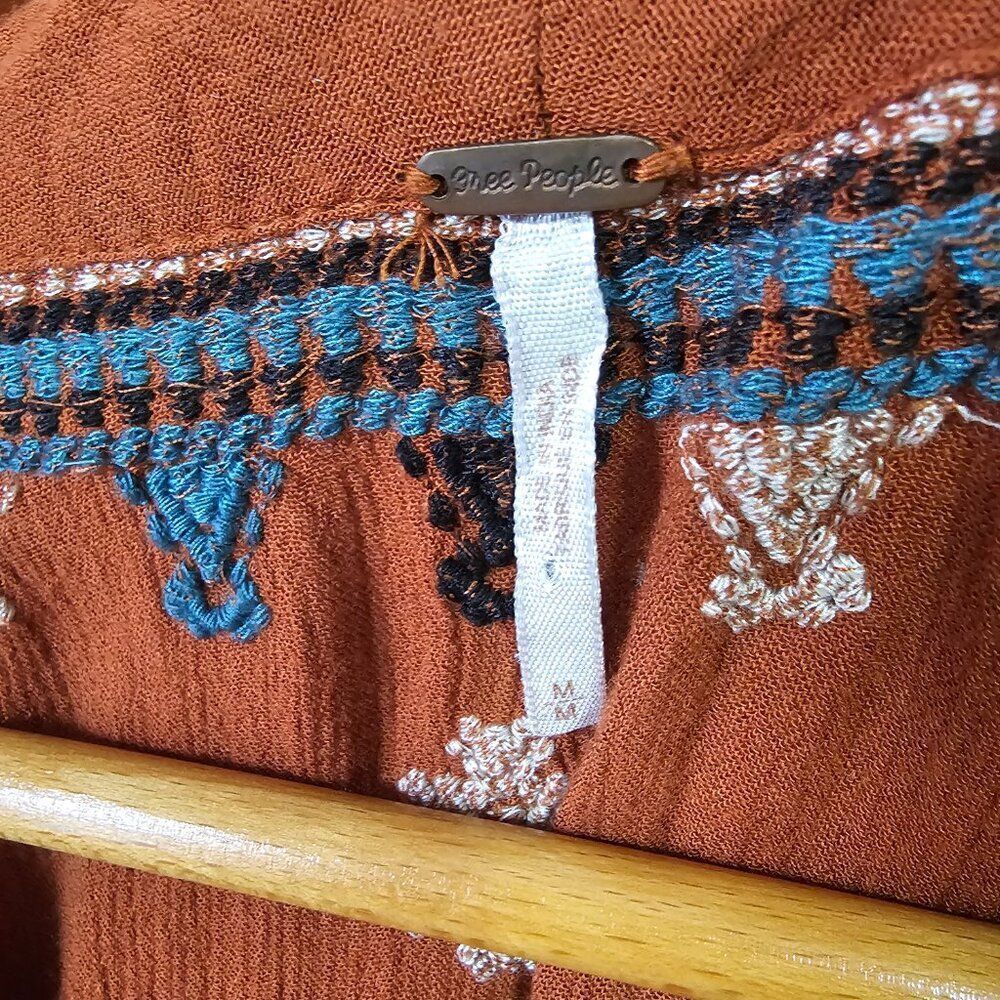 EUC FREE PEOPLE BOHO RUST EMBROIDERED SHORT DRESS SIZE M - Picture 13 of 16